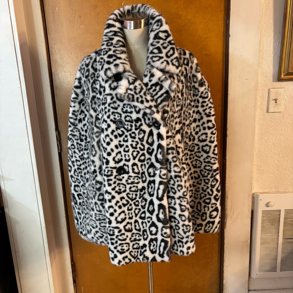Rachel Zoe vegan fur cape. NWT